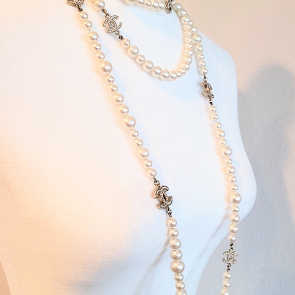 🚫SOLD🚫 CHANEL Rare Extra Long Double White Pearl - Picture 11 of 11